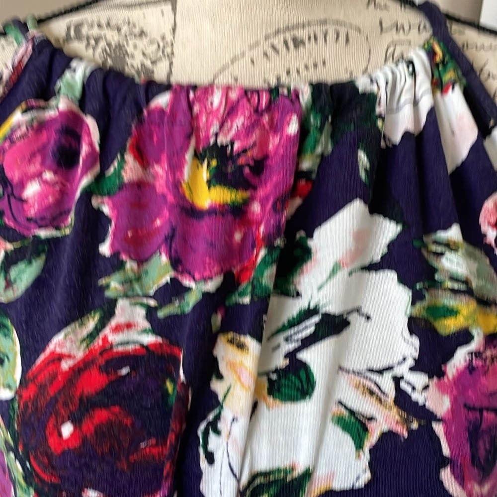 EUC Women’s Loveapella Floral Halter tank in size 1X​ - Picture 3 of 8